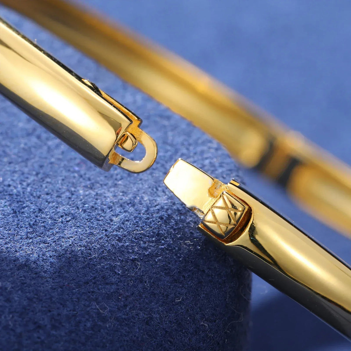 Floating Bar Bangle Bracelet – “Levitating Shine” Edition VVS 5A CZ 7 IN White Gold - Shop Gold Supply