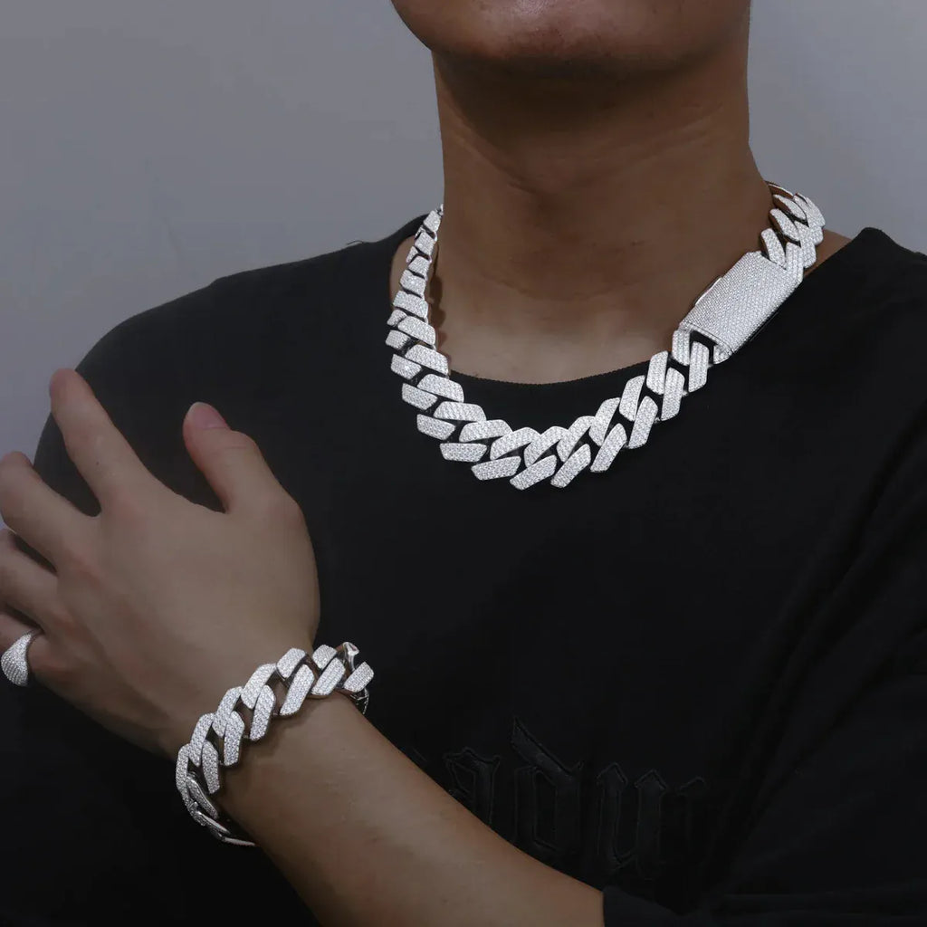 Square-Edge Cuban Link Chain – “Arctic Edge” Edition - The Gold Supply